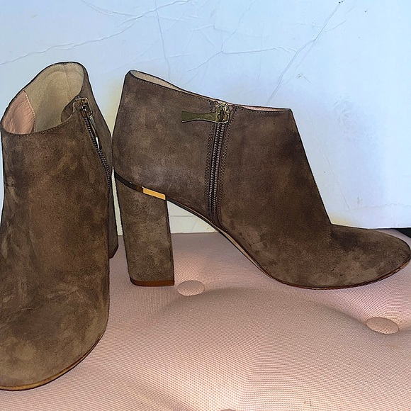 Kate Spade "Darota" bootie tan truffle color suede boots sz 8 1/2 ankle boots - Picture 3 of 12